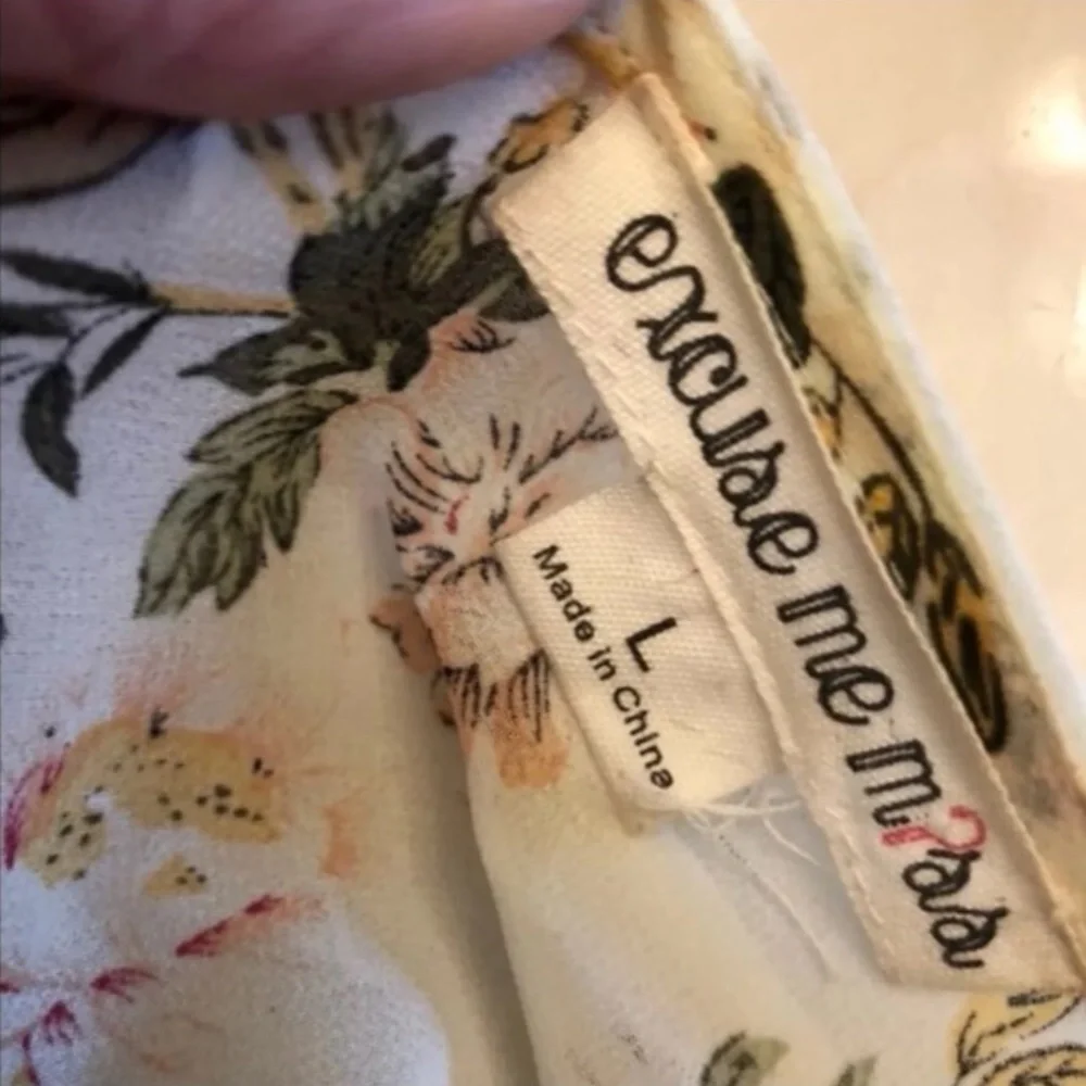 EUC winged sheer floral top - Picture 2 of 6